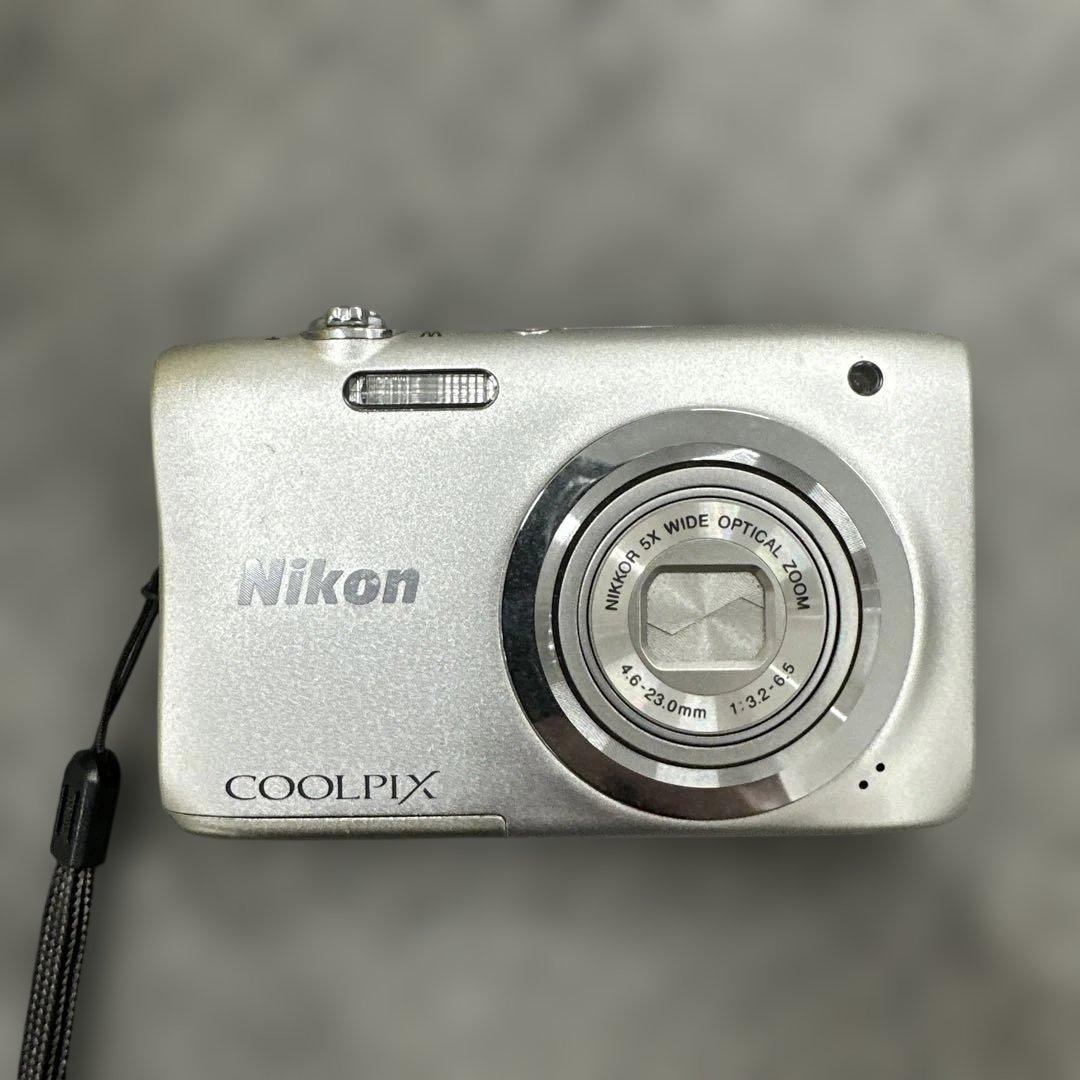デジタルカメラ Nikon COOLPIX A100 2550 0.6