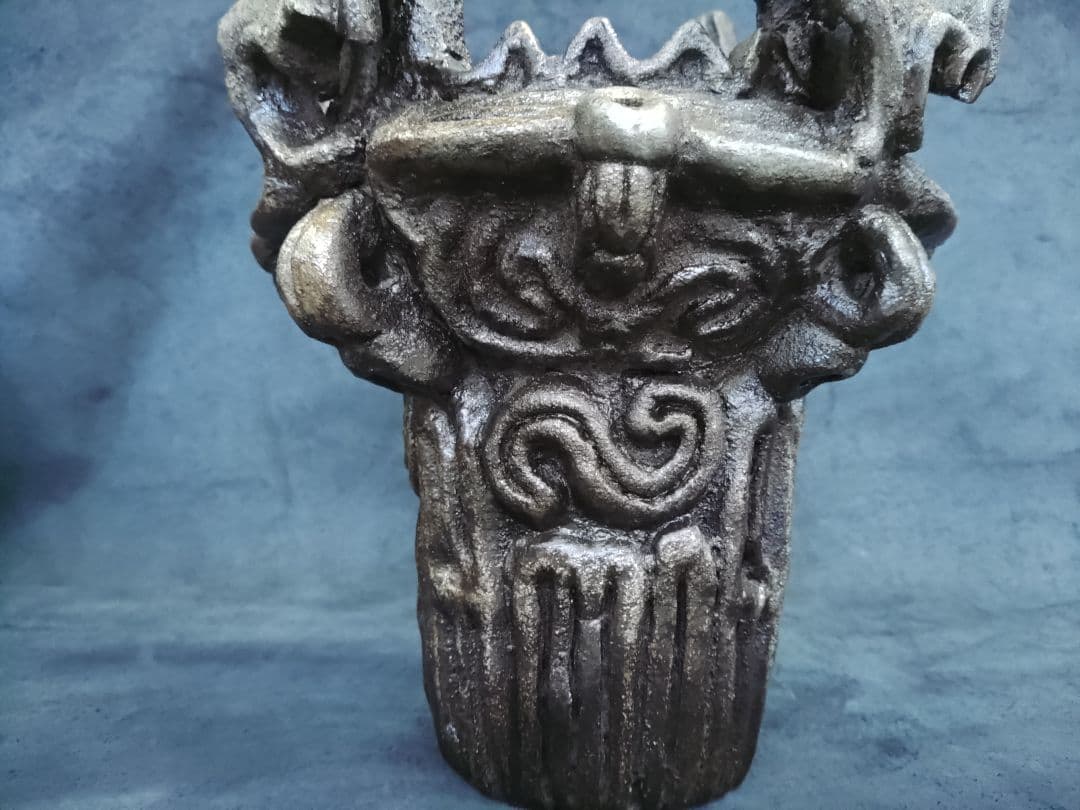 火焔型土器レプリカ　ＪＭＫ09　高さ270ｍｍ　幅240ｍｍ　重さ3.4ｋｇ