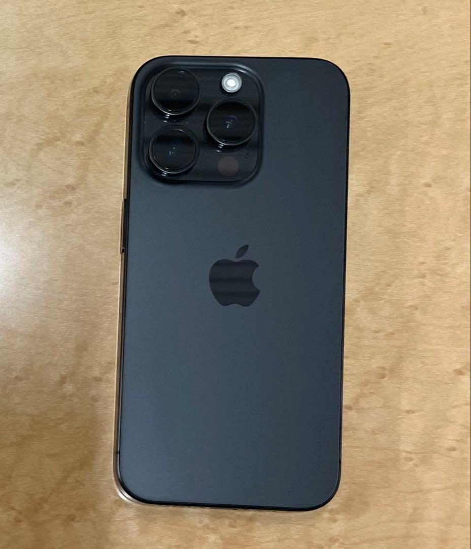 美品 iPhone15 pro 256GB simフリー スマホ 本体