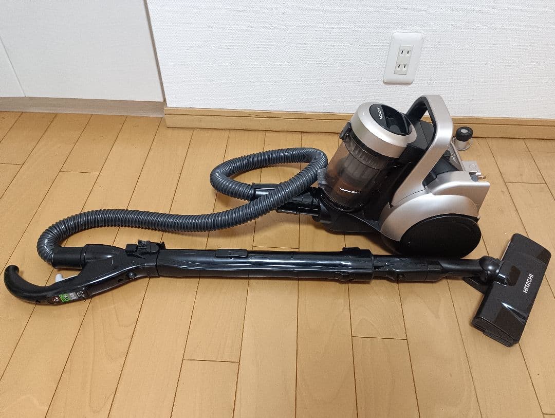 日立電気掃除機　パワかるサイクロン　CV-SP300J