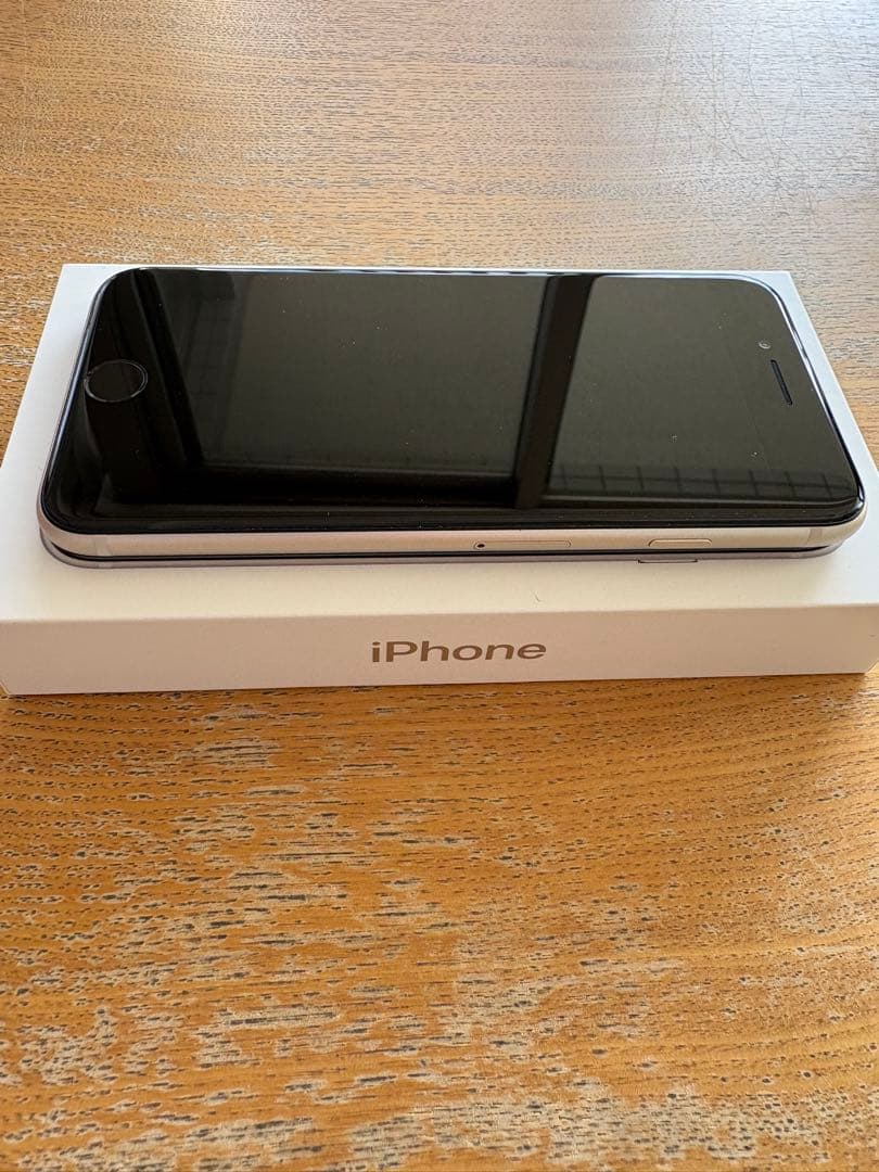 携帯電話本体 iPhone SE3 64GB starlight