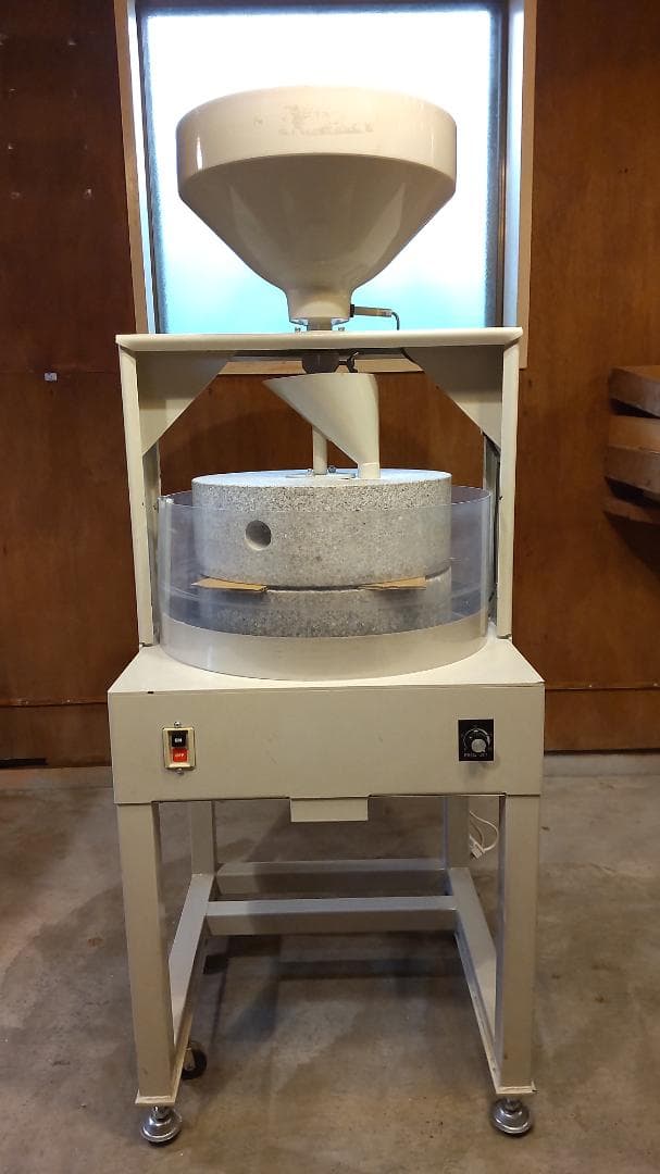 電動石臼製粉機　ミツカ関東　AK-36IS　直前まで使用の実働品！蕎麦・小麦に！