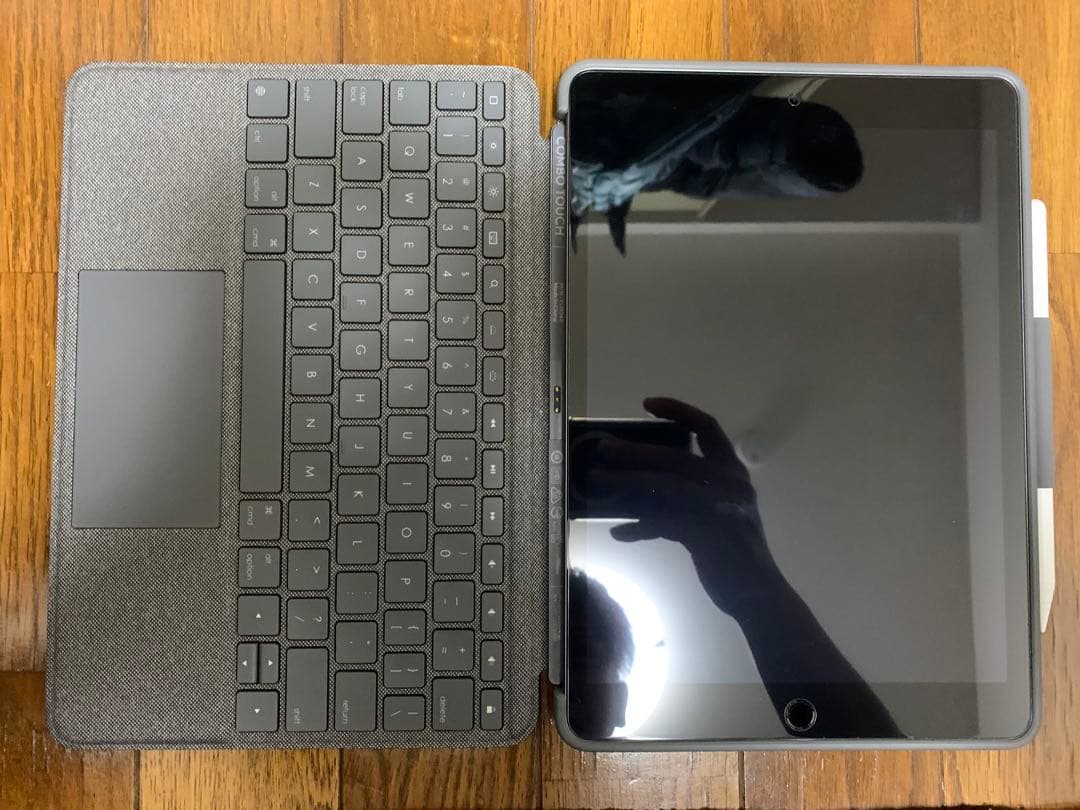 iPad 2021 (WiFiモデル) スペースグレイ キーボード ケース付