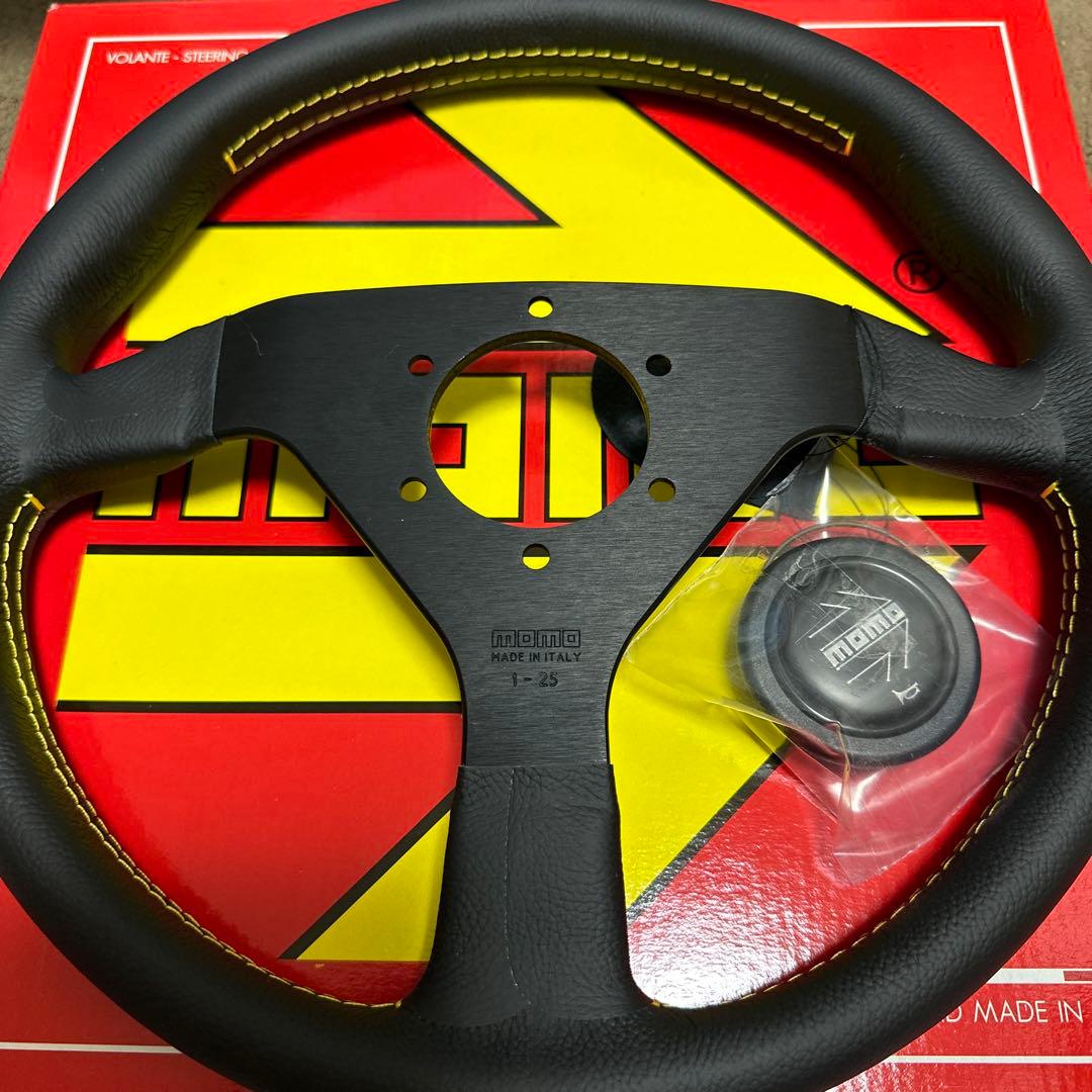 正規輸入品　MOMOヴェローチェ320mm新品未使用