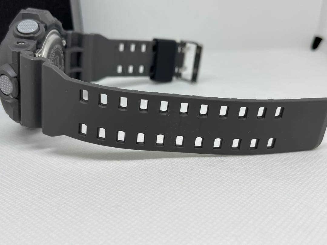 CASIO G-SHOCK GA-700HD 腕時計 グレー　すみれさん専用