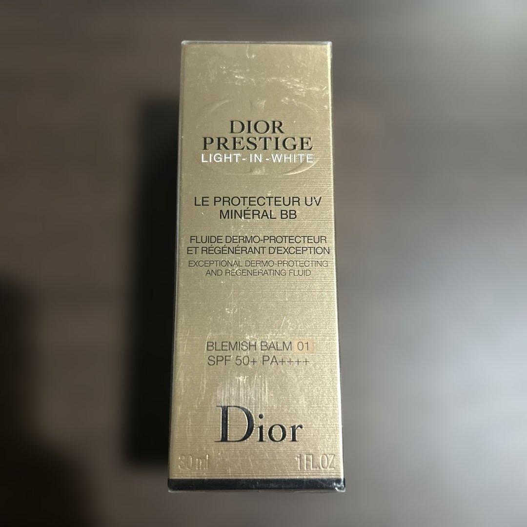 Dior プレステージ　ホワイト　ル　プロテクターUV ミネラルBB 01