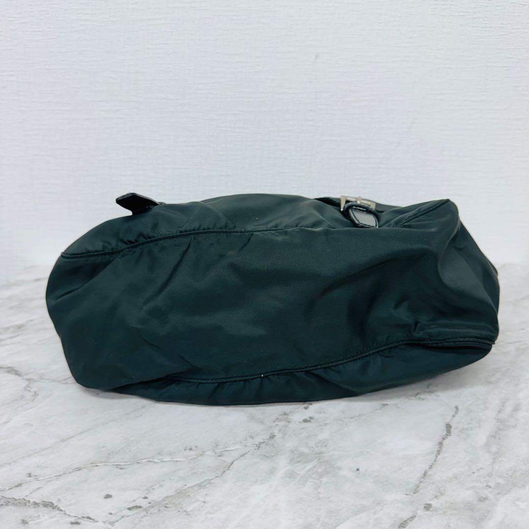 ✨PRADA✨プラダ✨三角ロゴプレート✨ナイロン✨グレー✨ショルダーバッグ✨