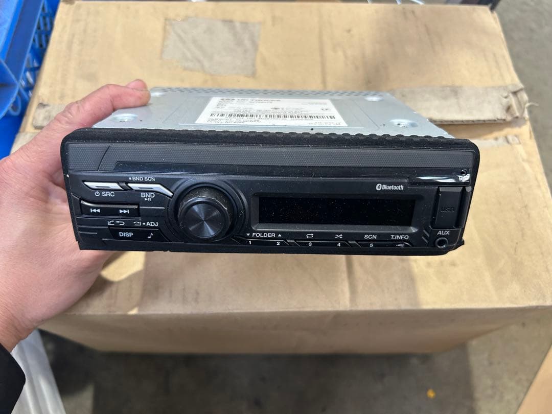 UD純正クラリオン製Bluetooth対応カーオーディオデッキ(24V)