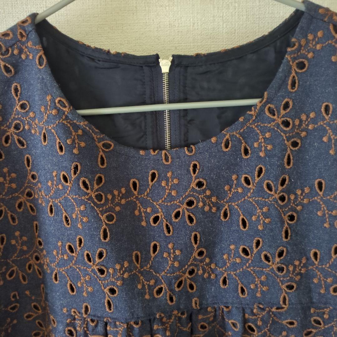 レリアンプラスハウス　ネイビー 刺繍 七分袖チュニック