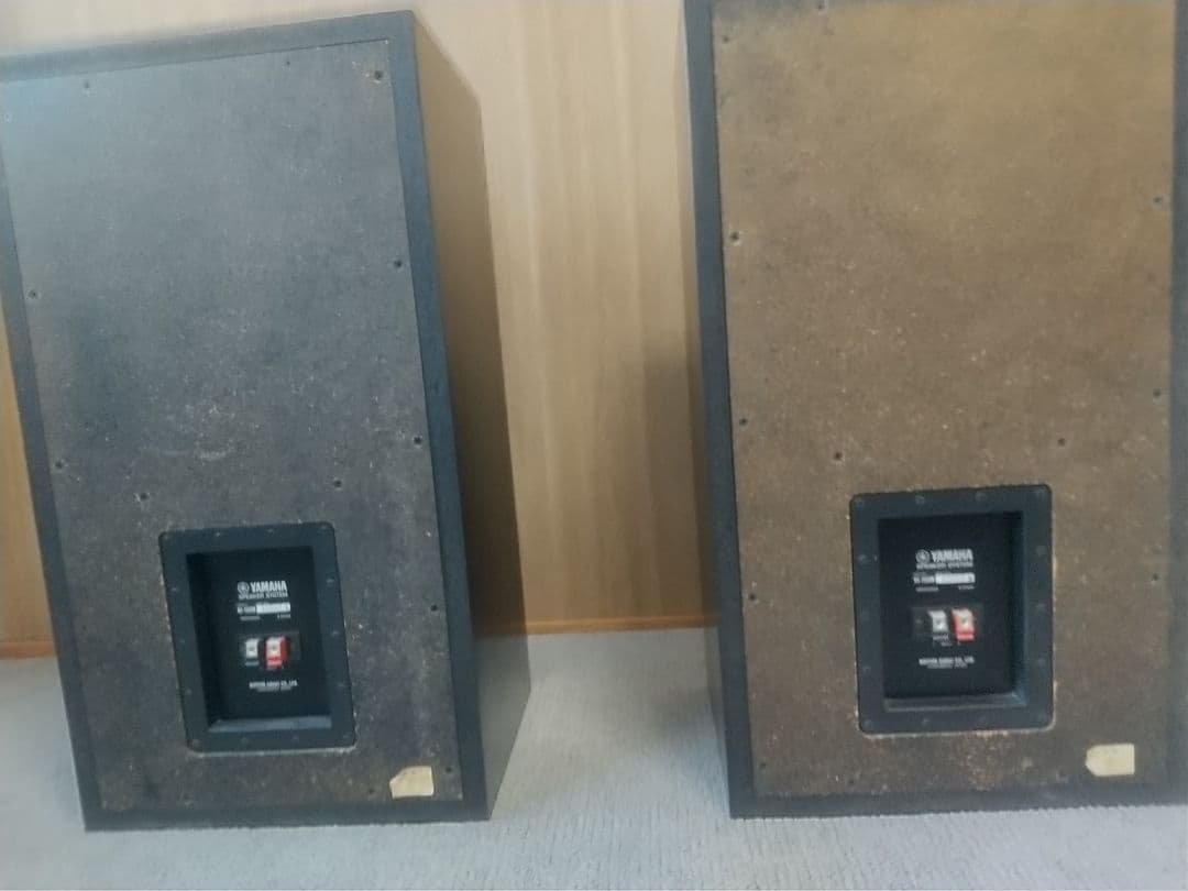 ①右(R) YAMAHA NS-1000M モニタースピーカー