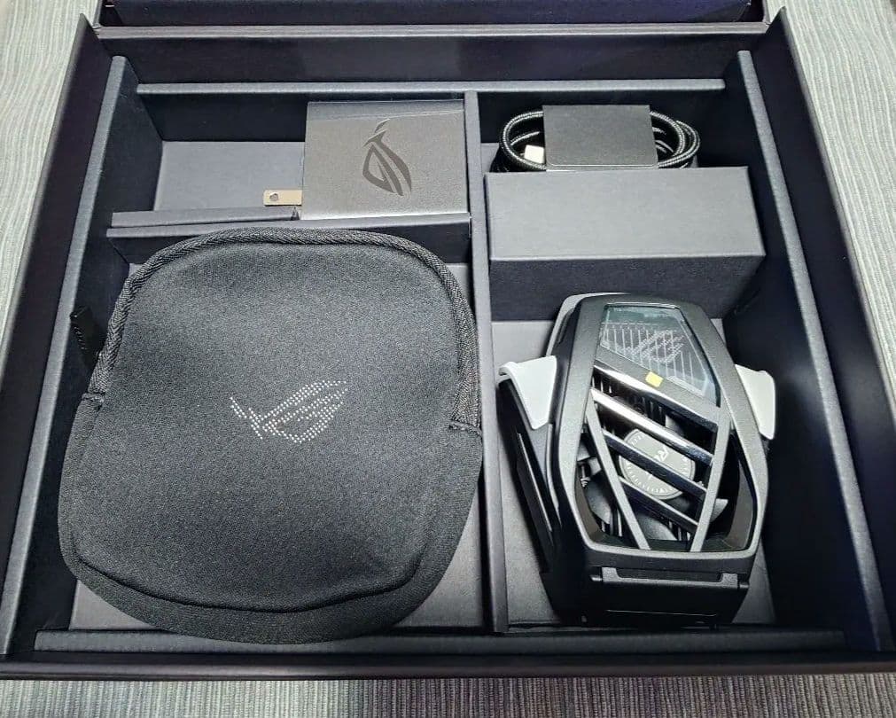 中古 ASUS ROG Phone 9 Pro RAM24GB/ROM1TB