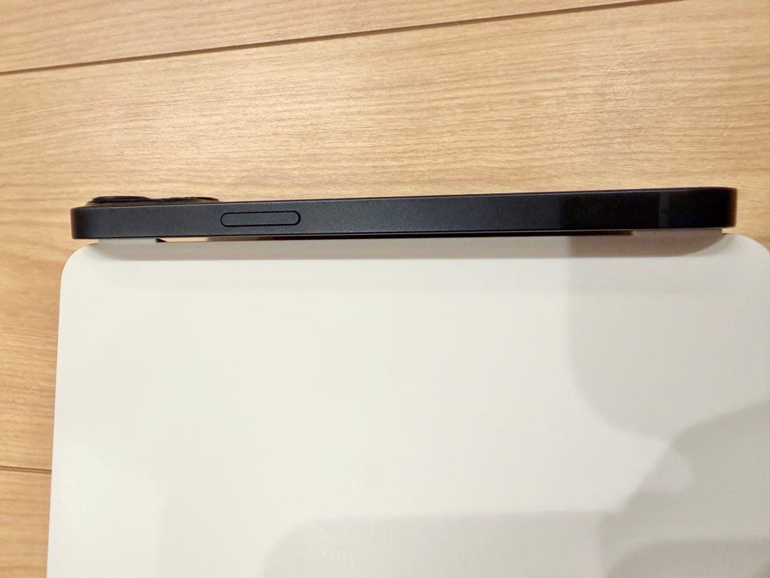 【美品】Apple iPhone 13 本体のみ 128GB ミッドナイト