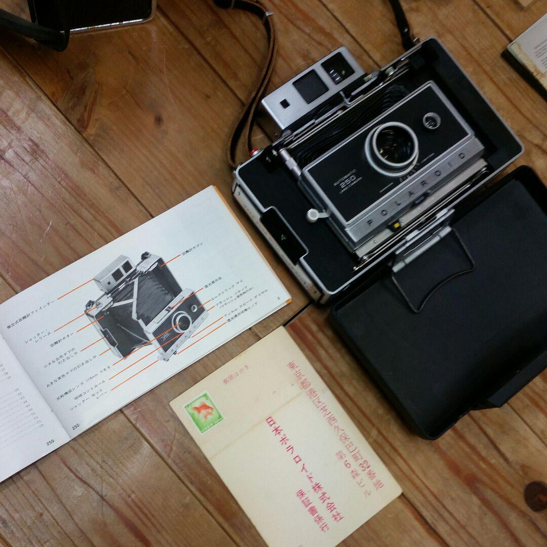 ポラロイドカメラ