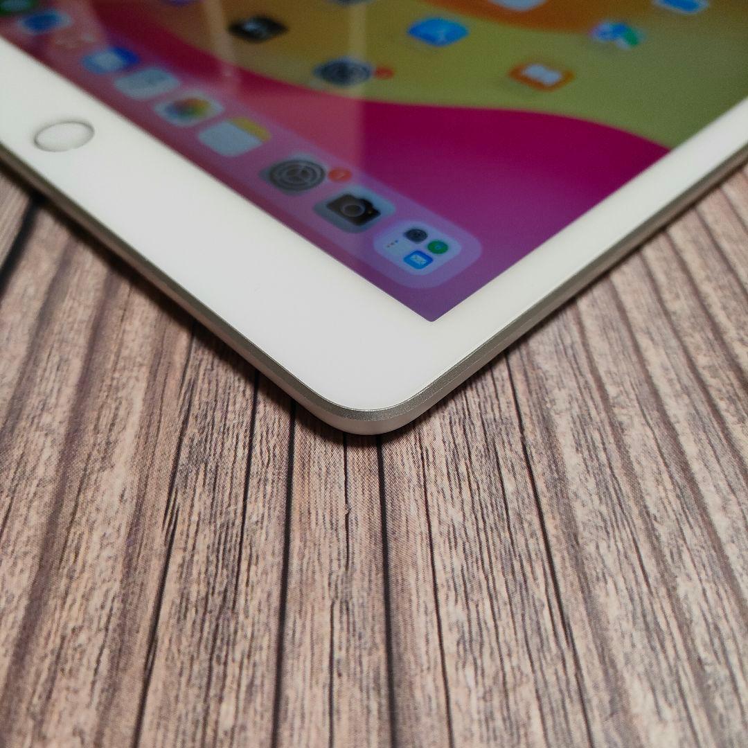 iPad 第7世代 128GB SIMフリー シルバー 美品