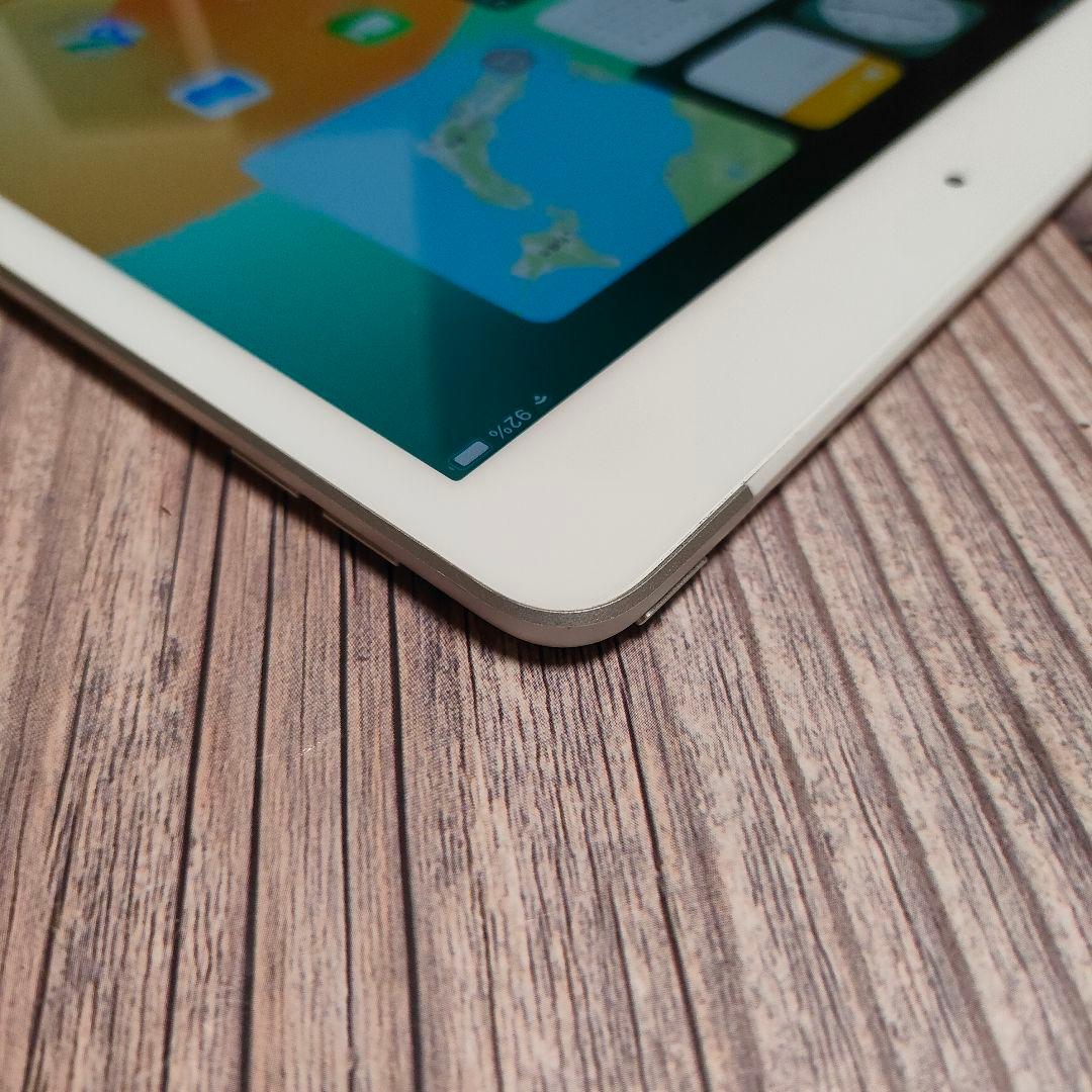 iPad 第7世代 128GB SIMフリー シルバー 美品