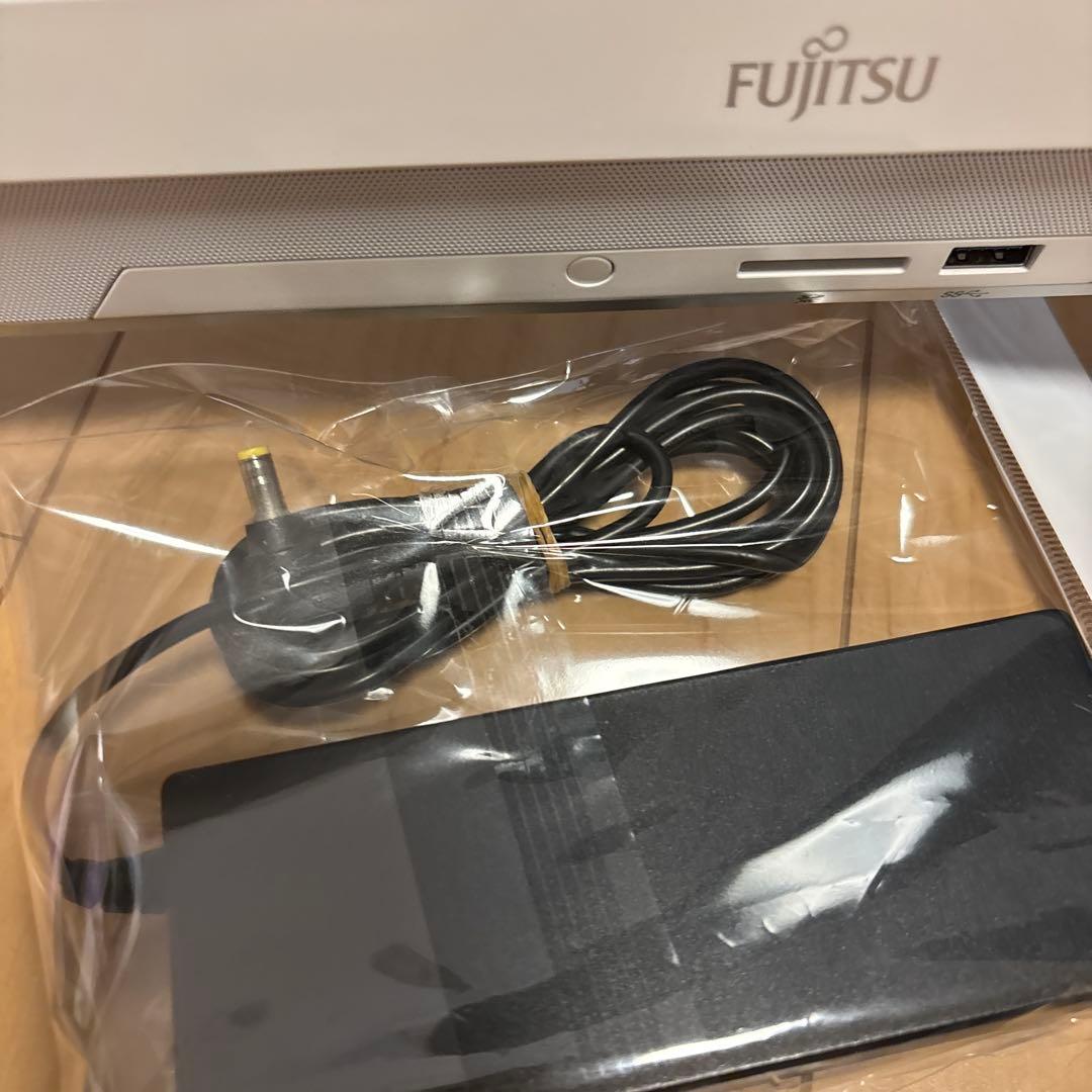 FUJITSU FMVF52A3W 一体型デスクトップパソコン