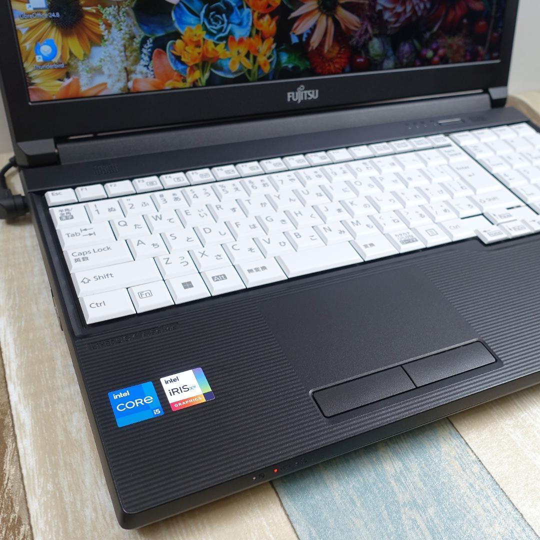 極美品の現行モデル✨第１３世代コアｉ５に超高速で新品のＳＳＤ１ＴＢ＆大容量メモリ