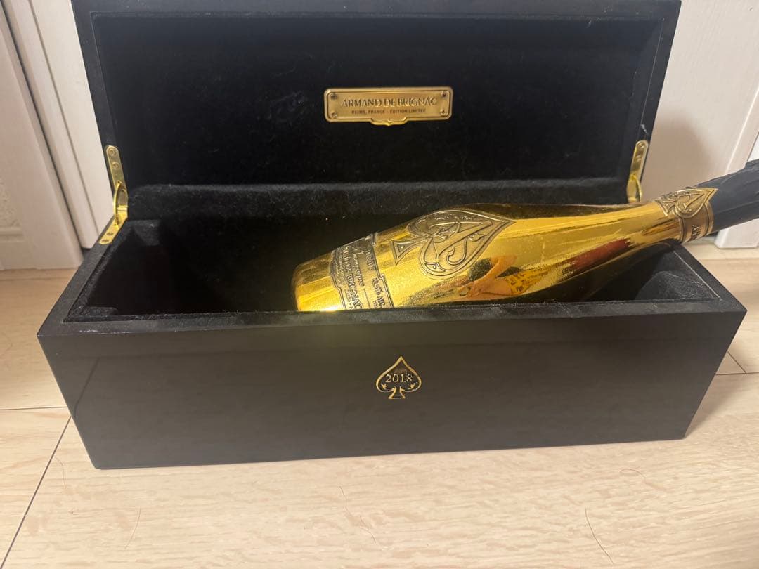 Armand de Brignac アルマンドゴールド