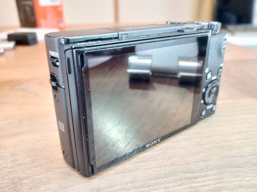 ぐ*ち様 【純正電池計2個+純正グリップ付】SONY DSC-RX100M5 取