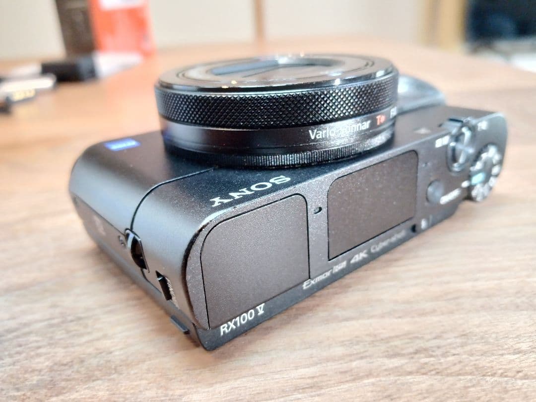 ぐ*ち様 【純正電池計2個+純正グリップ付】SONY DSC-RX100M5 取