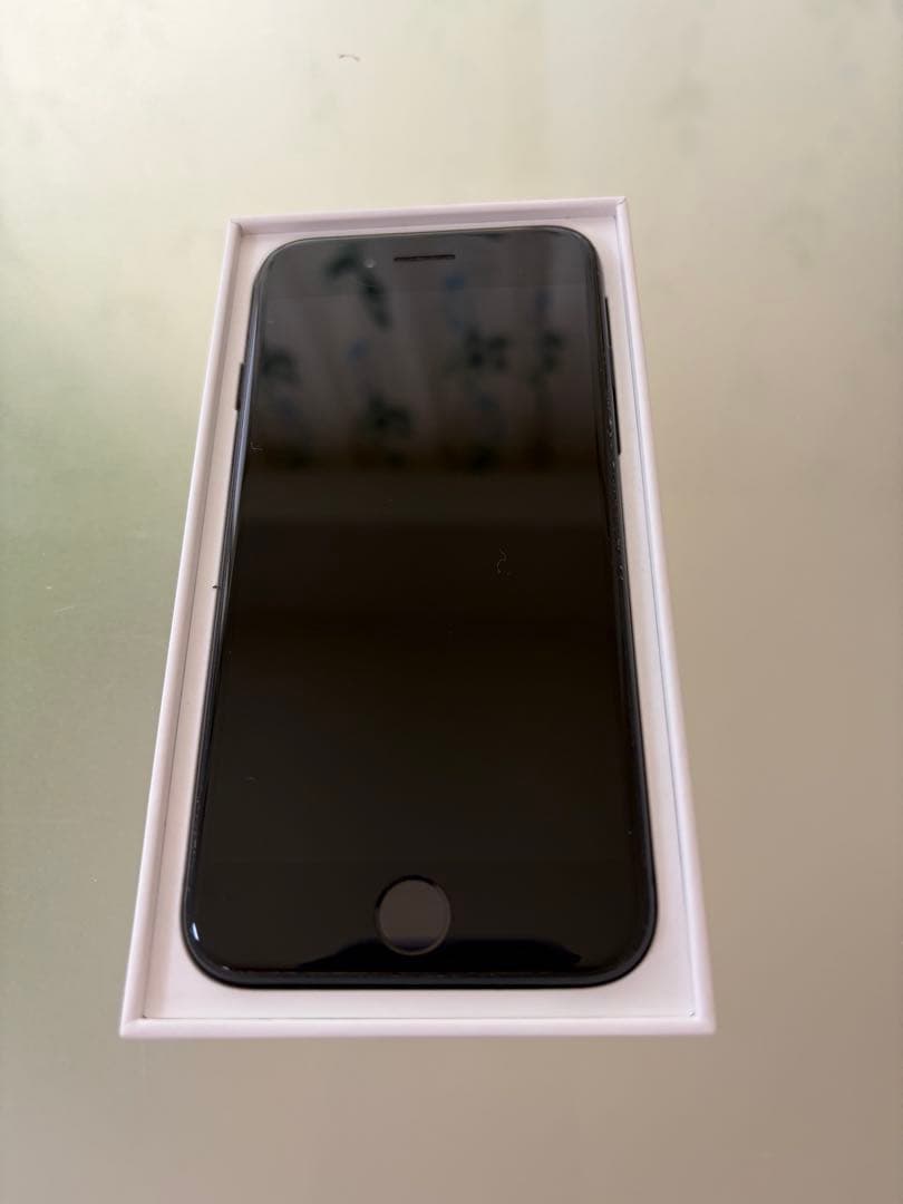 【ジャンク品】iPhonese3 第三世代　128gb SIMフリー 初期化済