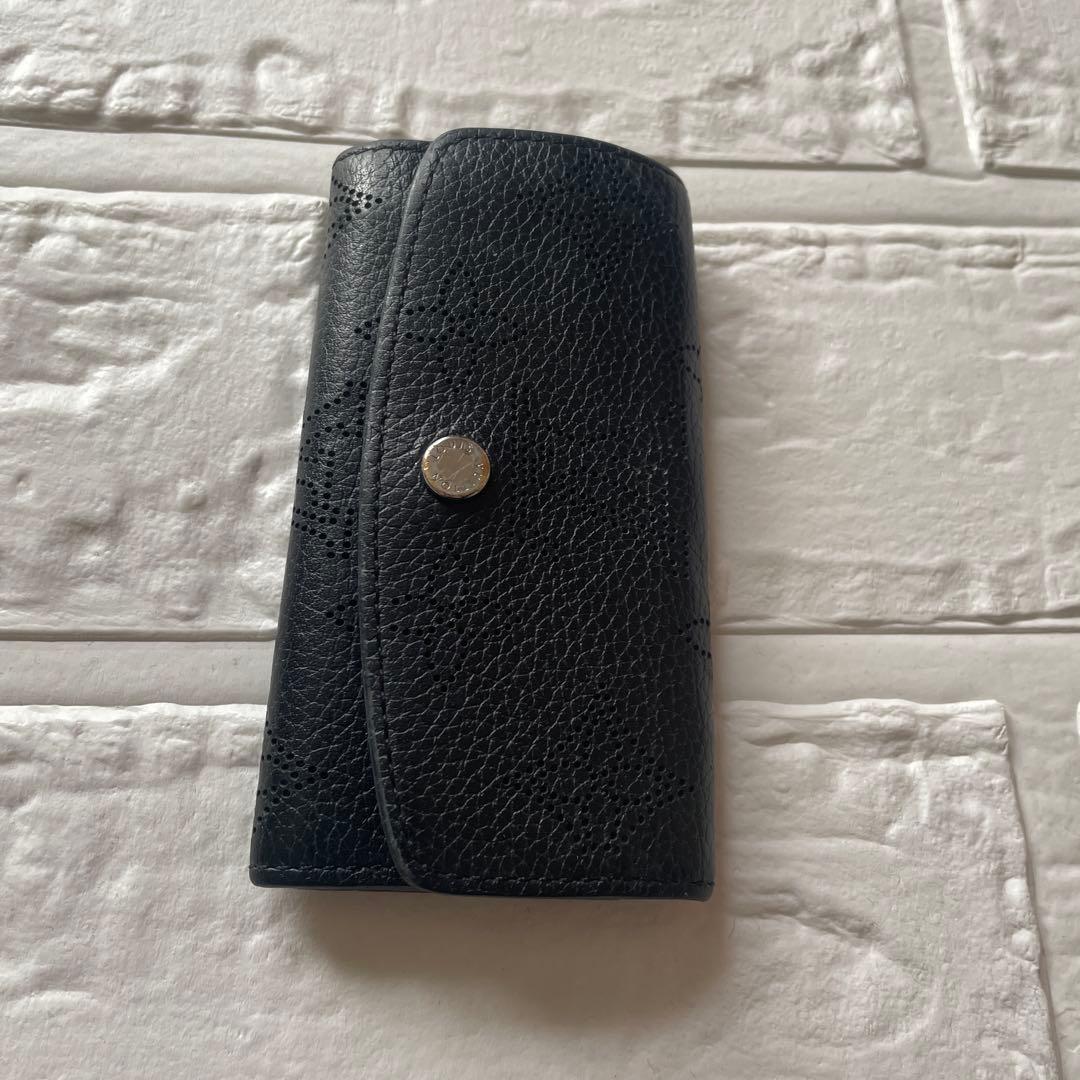 ルイヴィトン　マヒナ4連キーケース(黒)