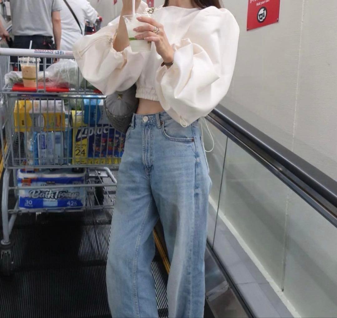 bibiy. BELOISETOP サテン ボリューム袖トップス 黒