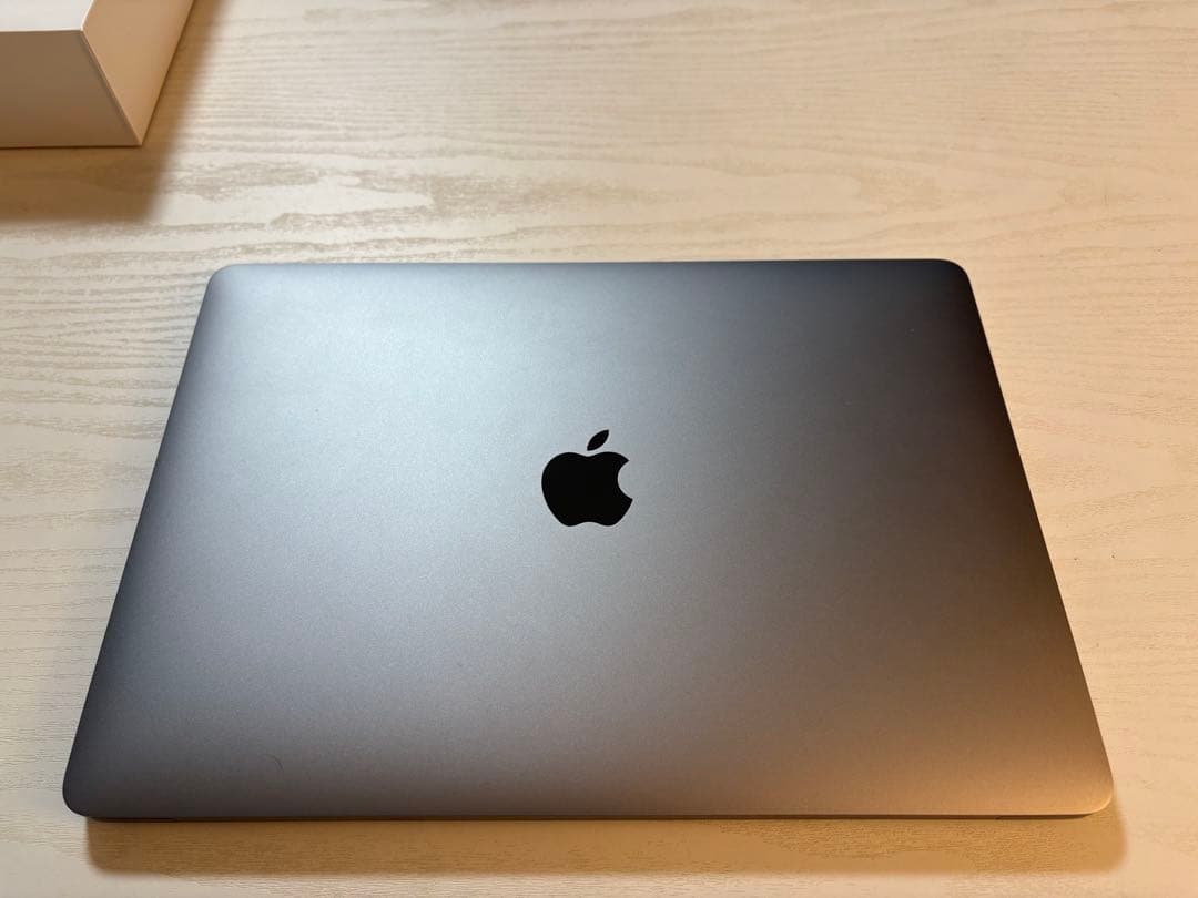MacBook Pro M2 2022 8GB/256GB 13インチ
