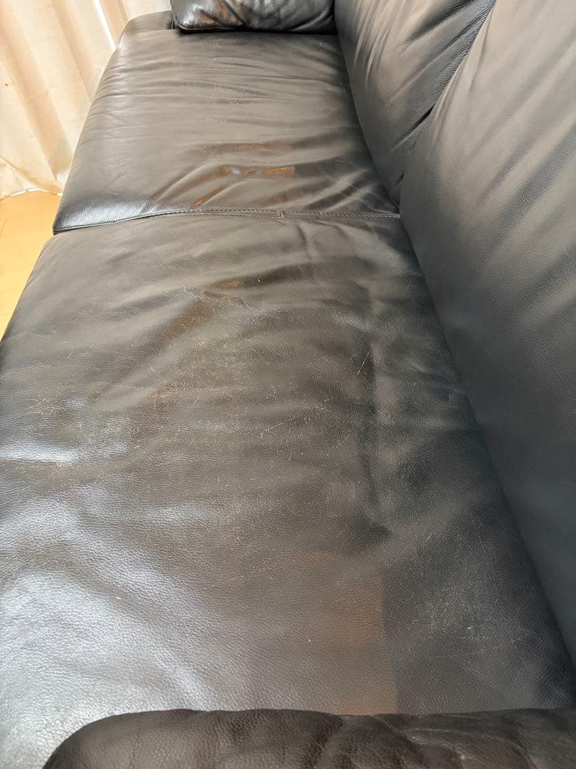 IDC大塚家具ソファ3人掛け　本革　黒　中古