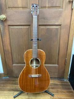 アコースティックギター 　オールマホガニー 　エレアコ