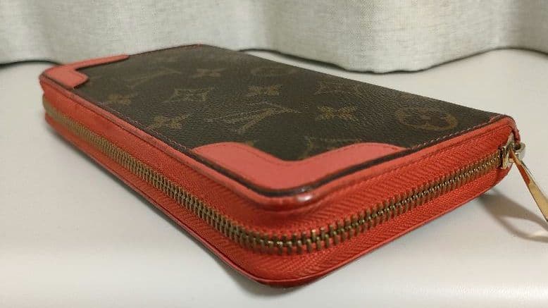 Louis Vuitton ジッピーウォレット レティーロ レッド
