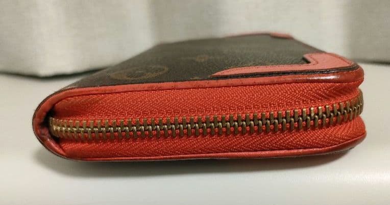 Louis Vuitton ジッピーウォレット レティーロ レッド