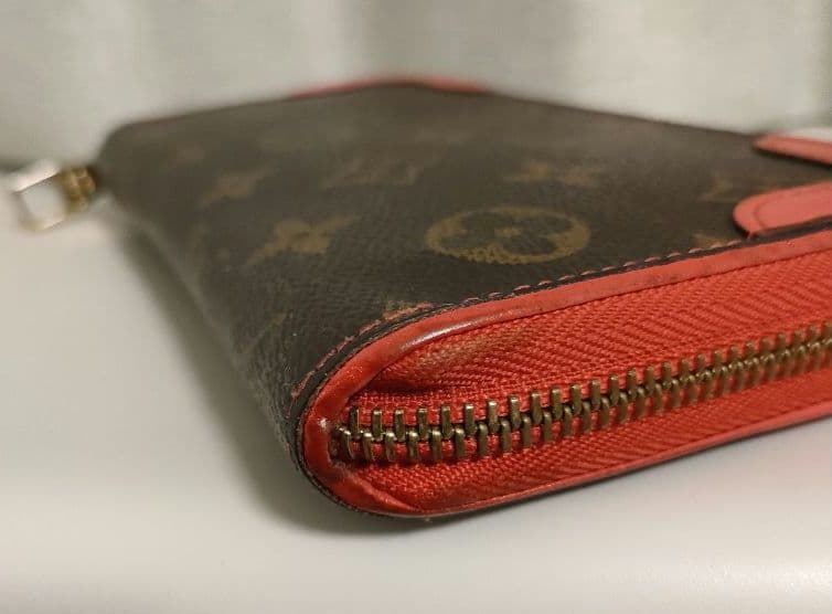 Louis Vuitton ジッピーウォレット レティーロ レッド