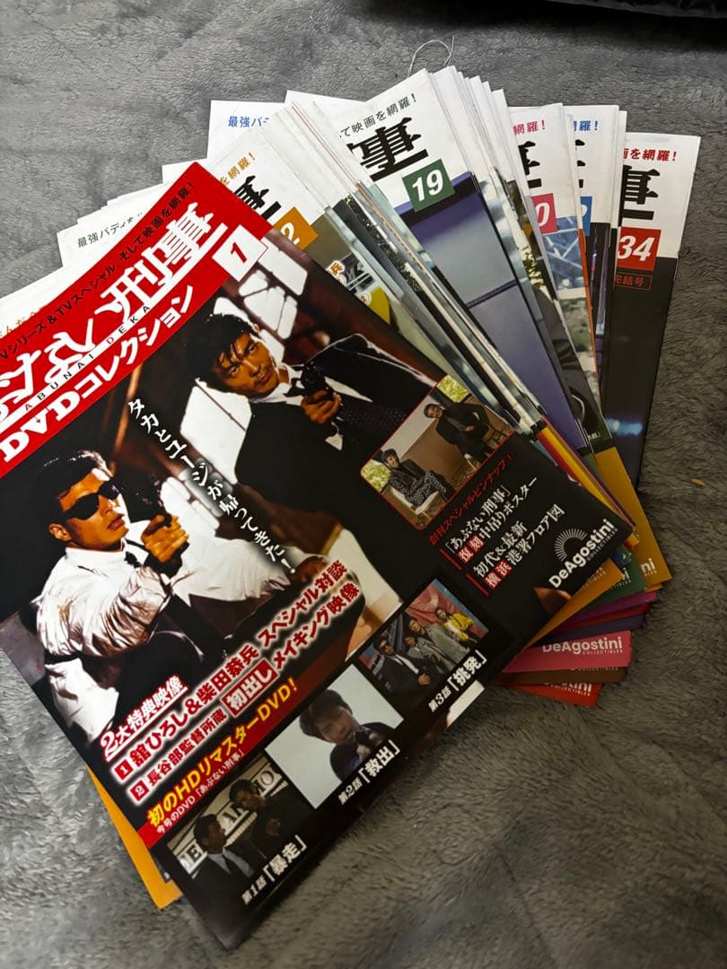 【プレミア】あぶない刑事 DVD 全34巻 ラック付 柴田恭兵直筆サイン色紙