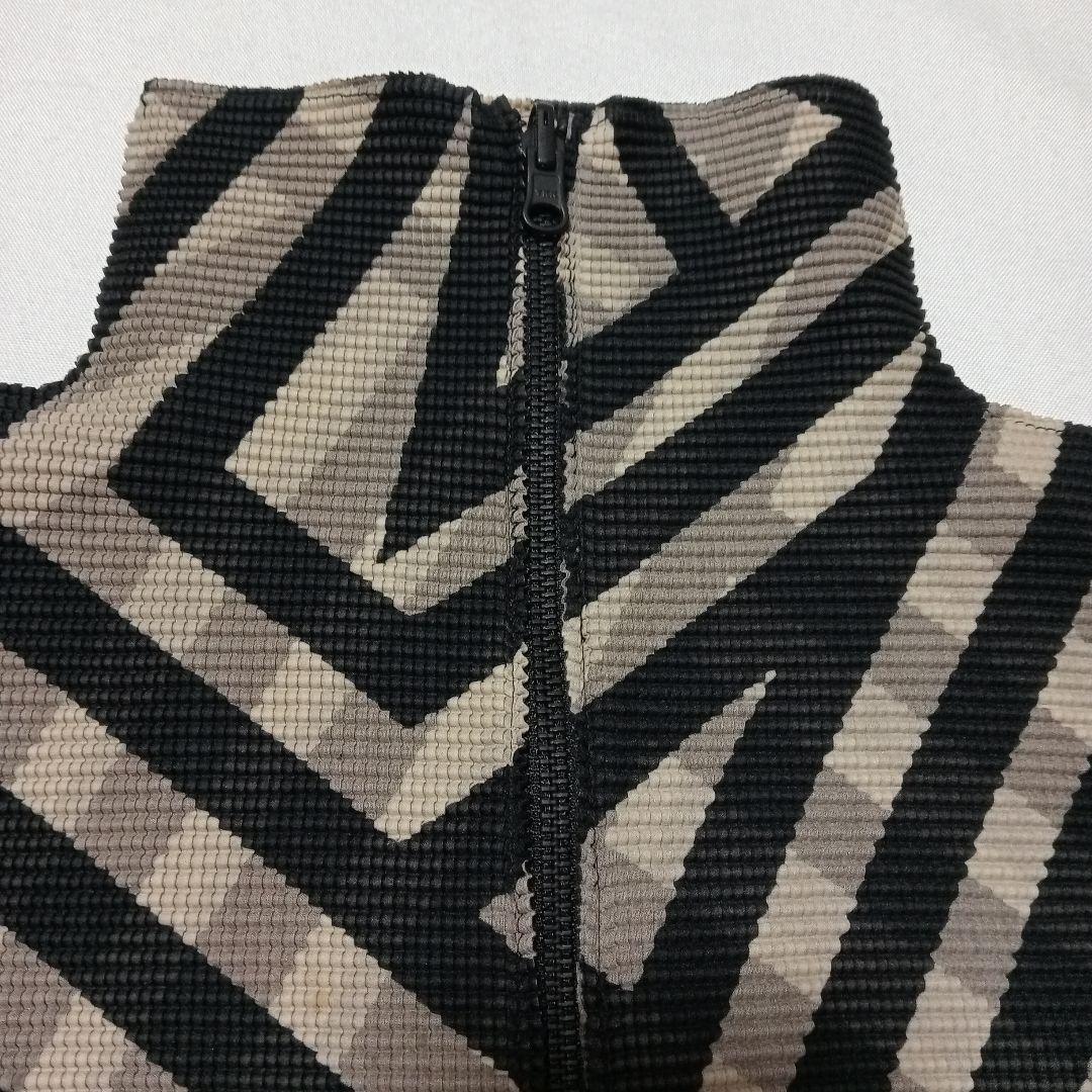 イッセイミヤケ me ジャケット ダブルジップ 幾何学模様