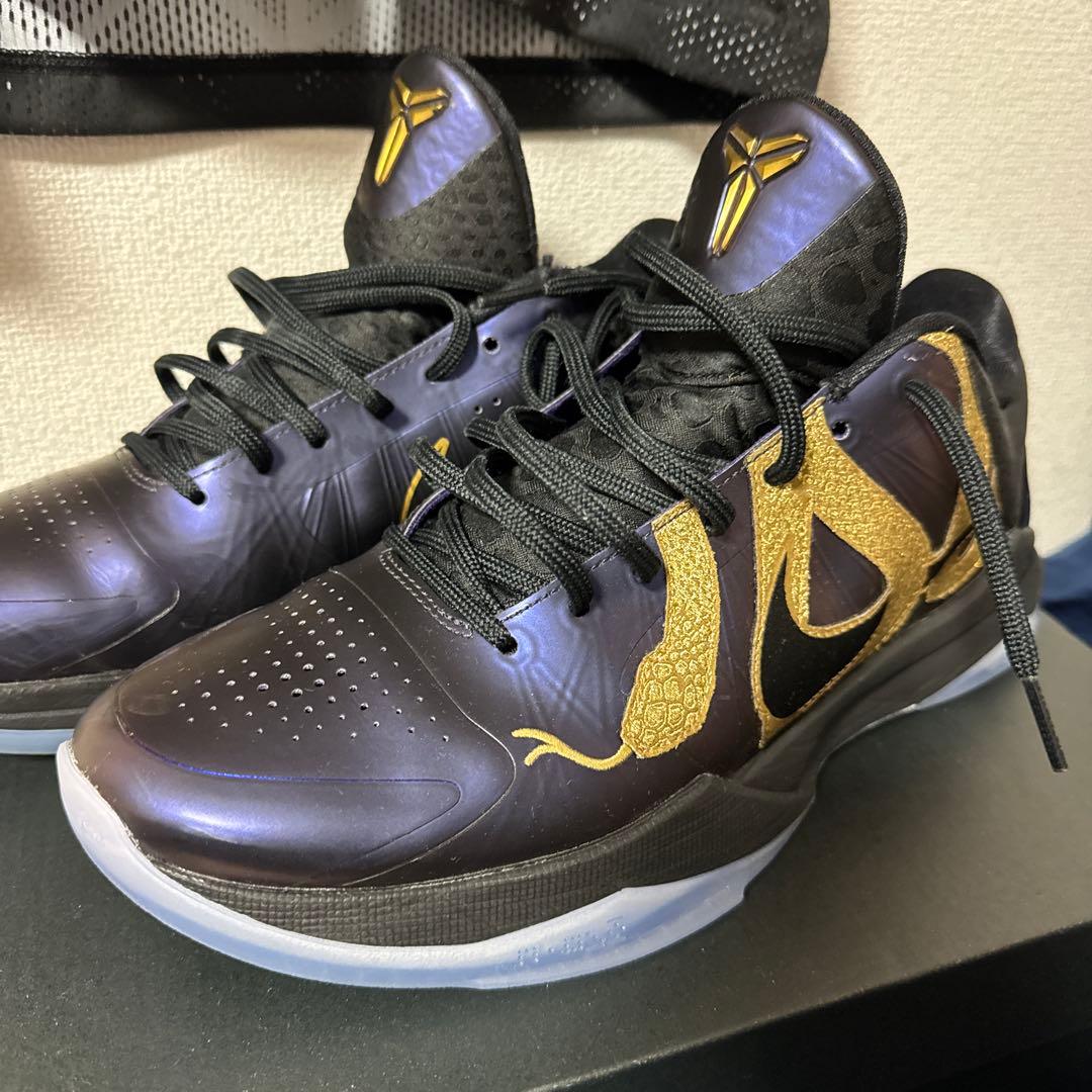 Kobe 5シューズ 黒/紫/金