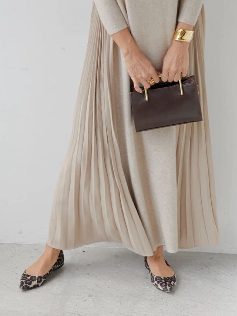 OTO.HAウェーブ形状 ゴールドメタルバングル