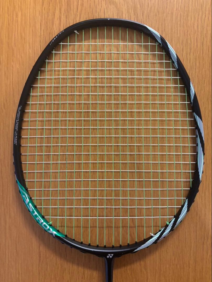美品　YONEX アストロクス11 ASTROX11