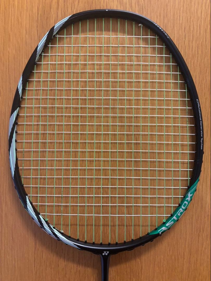 美品　YONEX アストロクス11 ASTROX11