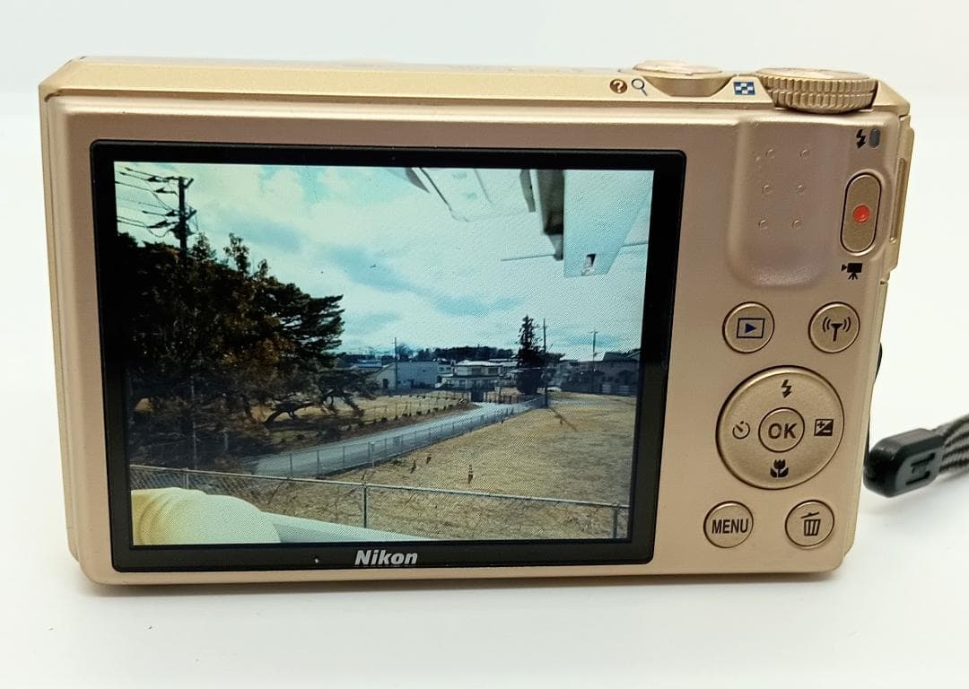 デジタルカメラ Nikon COOLPIX S7000 16.0MP 20xZoom Gold