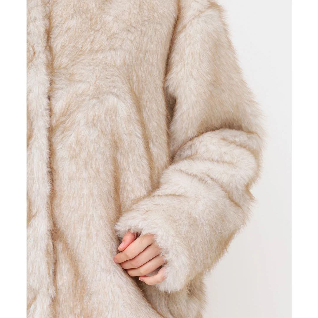 新品タグ付き ロイヤルパーティー フーディーファージャケットコート ベージュ