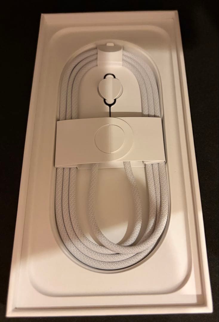 バッテリー98%⚜️超美品⚜️iPhone16ウルトラマリン128GB SIMフリー