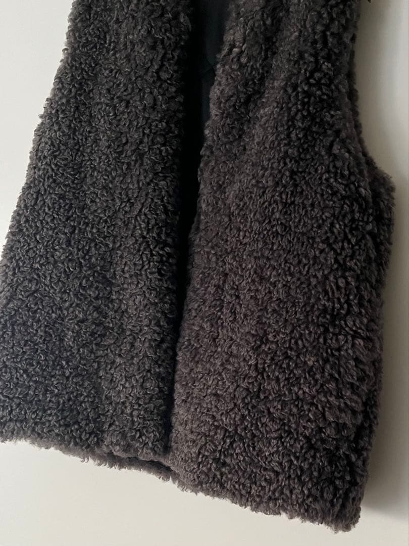 カレンソロジー　リバーキルトファーベスト