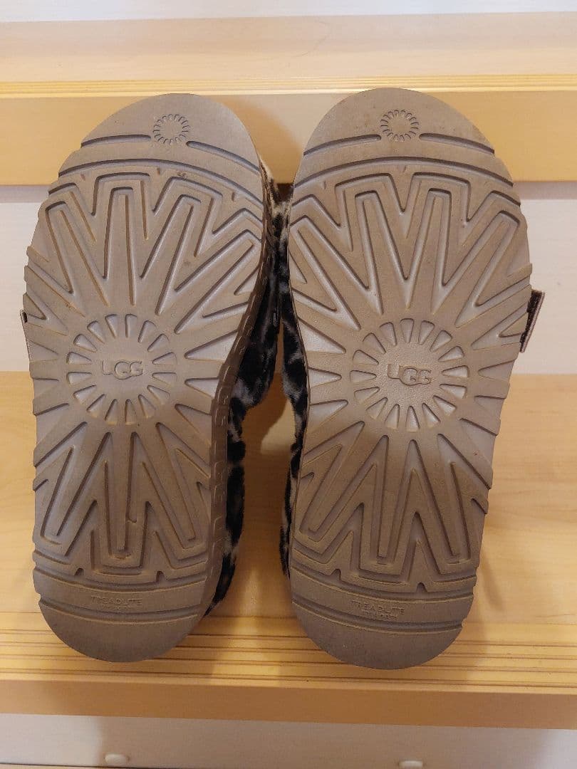 UGG ヒョウ柄 スライドサンダル