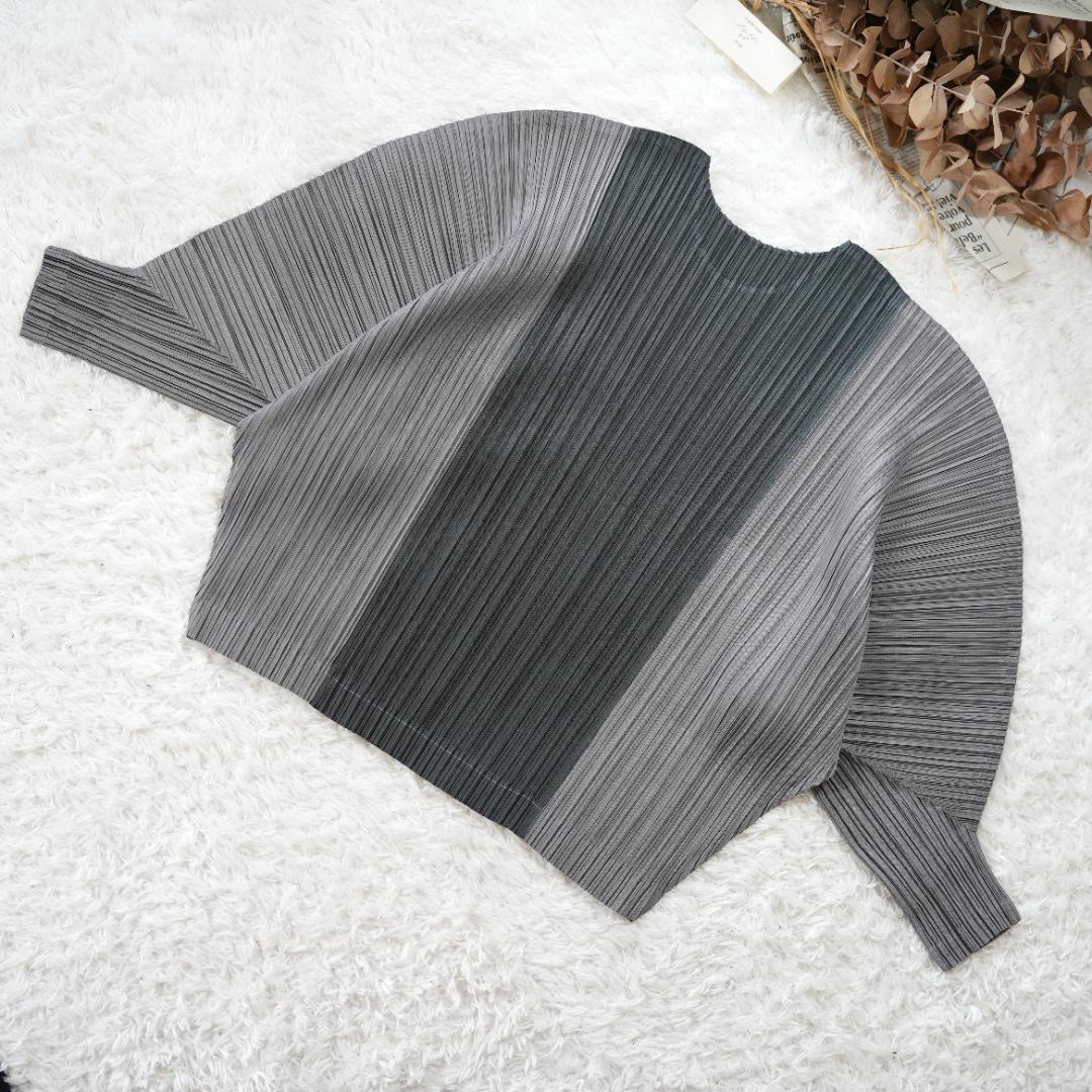 【極美品】プリーツプリーズ　イッセイミヤケ　プリーツトップス　M相当　グレー