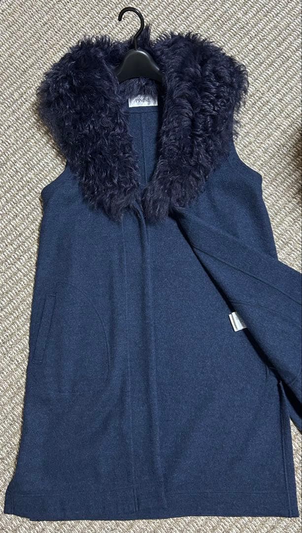 PINORE 羊毛ファー付きウールジレ
