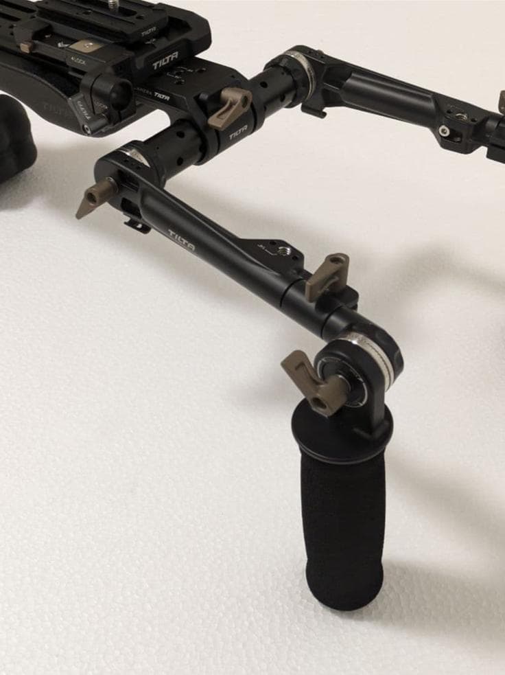 TILTA light weight shoulder rig　ケース付