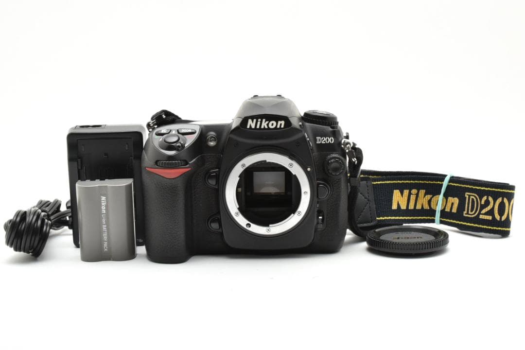 美品　NIKON ニコン D200 ショット数 14,965枚 H085