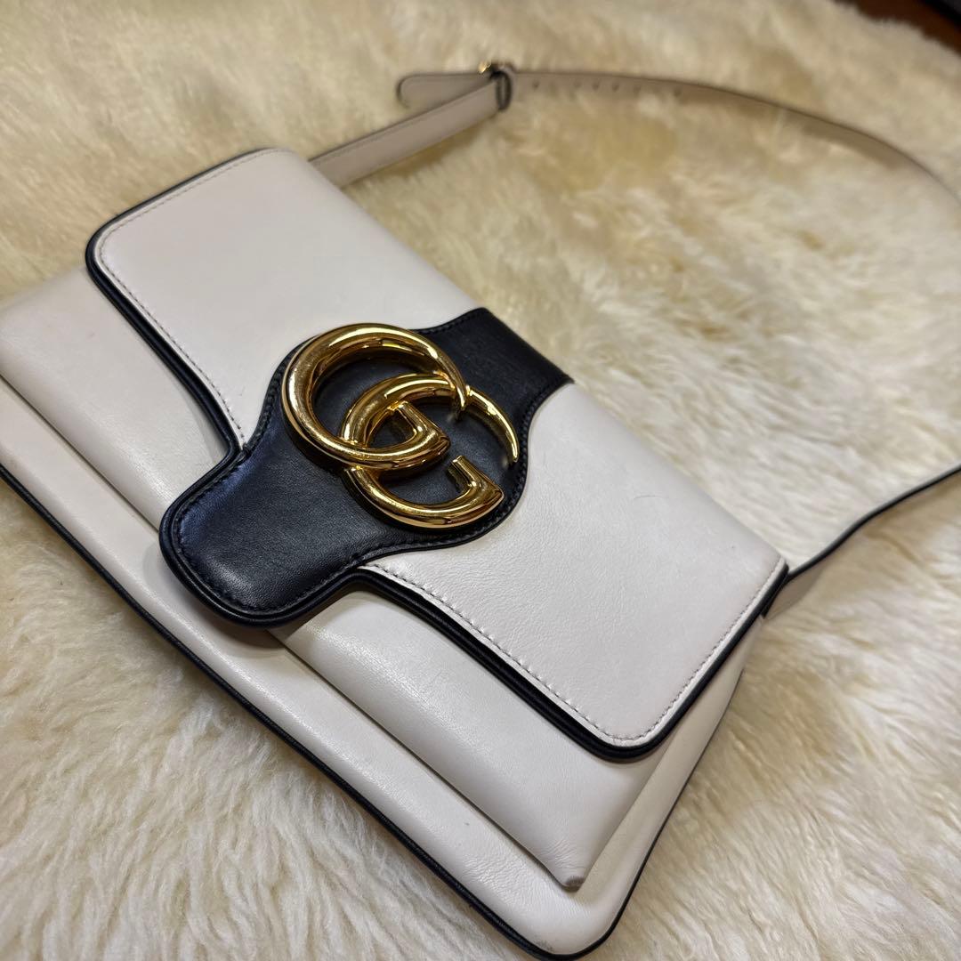 GUCCI GGロゴ ショルダーバッグ ホワイト/ブラック