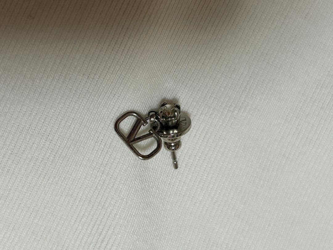 VALENTINO ヴァレンティノ ピアス 片耳 ロゴ シルバー 美品